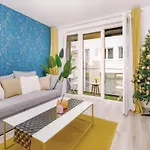 A101 - Liberty Bridge Projection Home With Free Parking